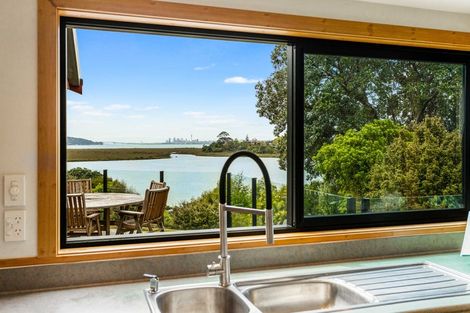 Photo of property in 163 West Harbour Drive, West Harbour, Auckland, 0618