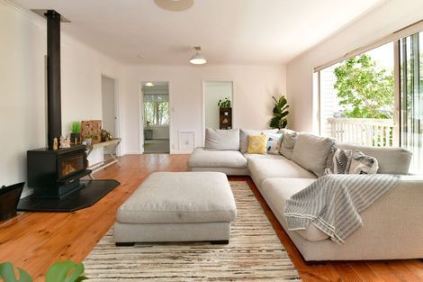 Photo of property in 2/596 Whangaparaoa Road, Stanmore Bay, Whangaparaoa, 0932