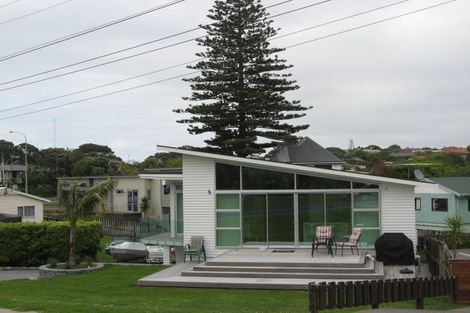 Photo of property in 2 Zealandia Road, Manly, Whangaparaoa, 0930