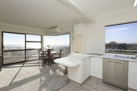 Photo of property in 4 Catherine Crescent, Moturoa, New Plymouth, 4310