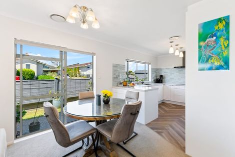 Photo of property in 19 Francis Skinner Place, Orewa, 0931