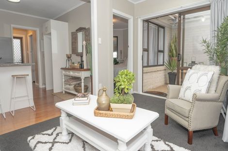 Photo of property in 2/30 Union Street, Papakura, 2110