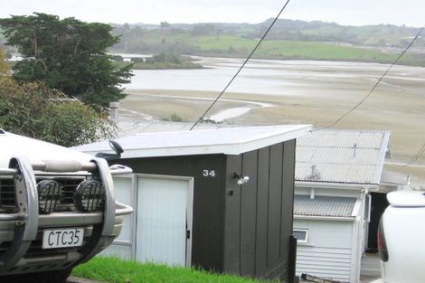 Photo of property in 34 Pohutukawa Avenue, Red Beach, 0932