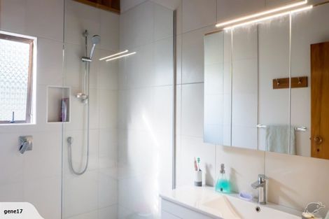 Photo of property in 21 Du Fresne Place, Russell, 0202