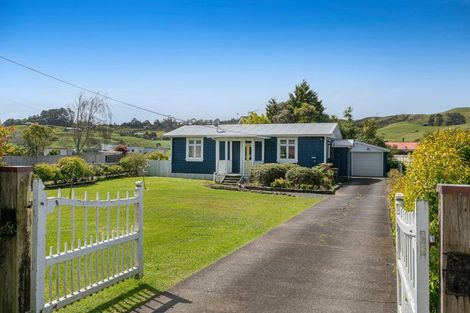 Photo of property in 40 Awaroa Road, Helensville, 0800