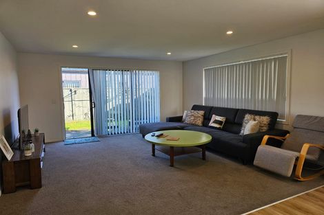 Photo of property in 20 Castlepoint Avenue, Takanini, 2110