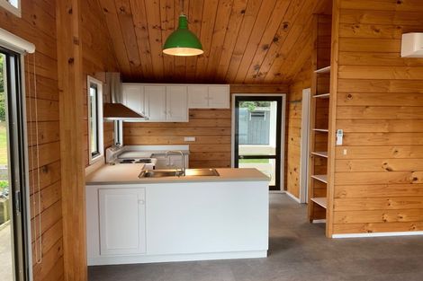 Photo of property in 27 Pacific Parade, Army Bay, Whangaparaoa, 0930