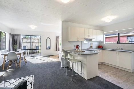 Photo of property in 99 West Harbour Drive, West Harbour, Auckland, 0618