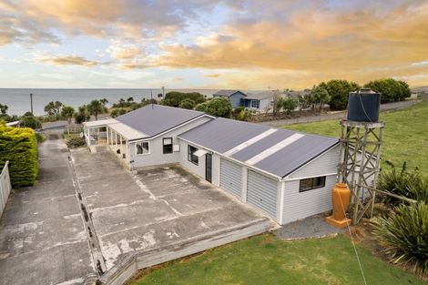 Photo of property in 1282 Kaka Point Road, Kaka Point, Balclutha, 9271