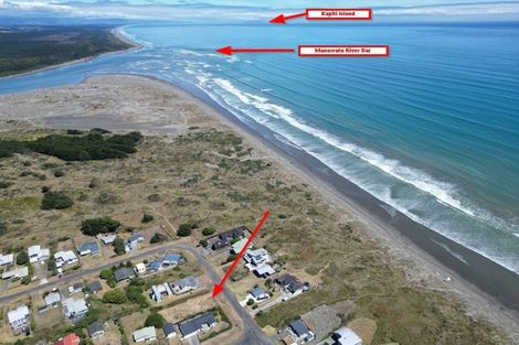 Photo of property in 33 Marine Parade South, Foxton Beach, Foxton, 4815