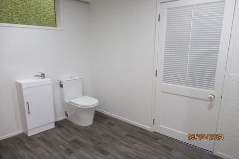 Photo of property in 90 Royal Road, Massey, Auckland, 0614