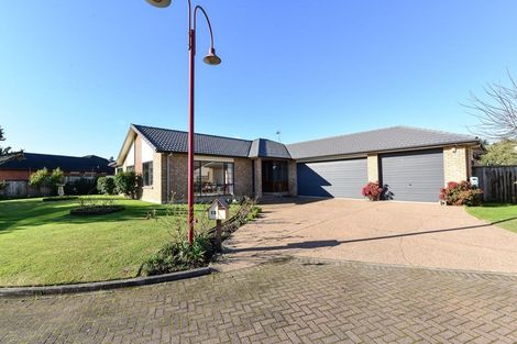 Photo of property in 21 Fendalton Drive, Rototuna, Hamilton, 3210