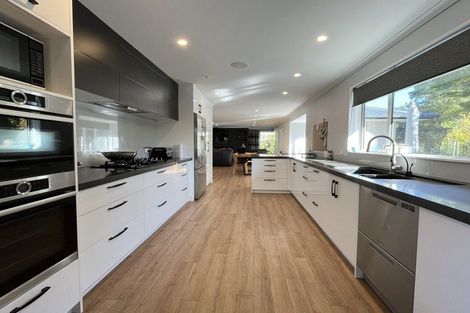 Photo of property in 10 Surrey Crescent, Hokowhitu, Palmerston North, 4410