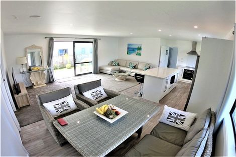 Photo of property in 9 Meenas Place, Cable Bay, 0420