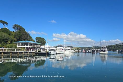 Photo of property in 1060 Sandspit Road, Sandspit, Warkworth, 0982