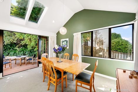 Photo of property in 9a Wadestown Road, Wadestown, Wellington, 6012