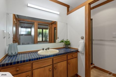 Photo of property in 1/126 Carlisle Road, Browns Bay, Auckland, 0632