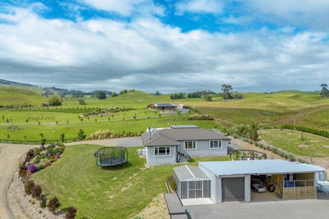 Photo of property in 64 Long Range Road, Omakere, Waipawa, 4271