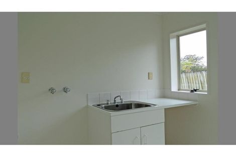 Photo of property in 8 Waylen Place, Burswood, Auckland, 2013