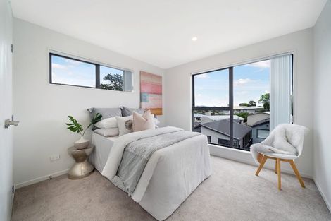 Photo of property in 8/105 Hobsonville Road, West Harbour, Auckland, 0618