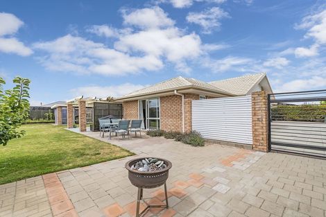 Photo of property in 44 Beaumont Drive, Rolleston, 7614