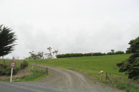 Photo of property in 60 Waikoukou Valley Road, Waimauku, 0882