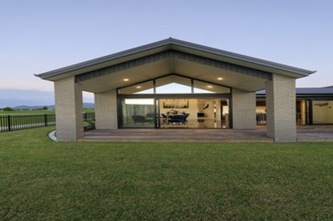 Photo of property in 14 Beveridge Road, One Tree Point, 0118