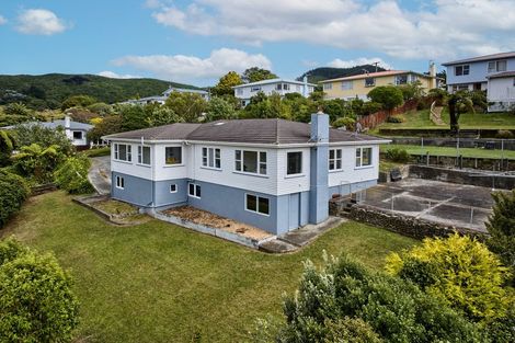 Photo of property in 44 Saint Johns Terrace, Tawa, Wellington, 5028