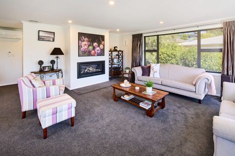 Photo of property in 5 Saint Francis Grove, Waterloo, Lower Hutt, 5011