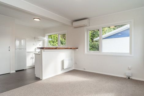 Photo of property in 5 Wye Street, Island Bay, Wellington, 6023