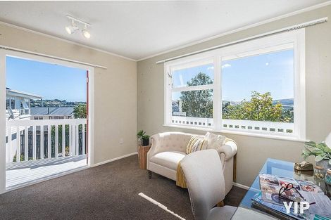 Photo of property in 18 Jane Grove, Paparangi, Wellington, 6037
