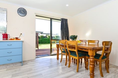 Photo of property in 10 Antrim Place, Nawton, Hamilton, 3200