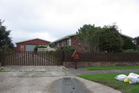 Photo of property in 15 Gladys Place, Kelvin Grove, Palmerston North, 4414