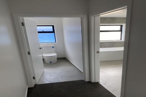 Photo of property in 14 Annie Aranui Drive, Poraiti, 4182