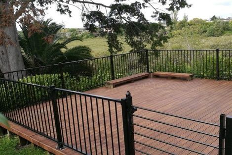 Photo of property in 21a Kerswill Place, Pakuranga, Auckland, 2010