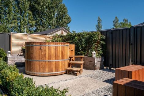 Photo of property in 3 Brodie Avenue, Arrowtown, 9302