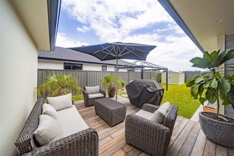 Photo of property in 18 Hurunui Drive, Te Awa, Napier, 4110