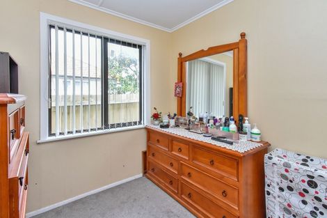 Photo of property in 11 Oxford Road, Manurewa, Auckland, 2102