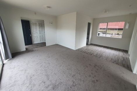 Photo of property in 24 Walton Street, Red Beach, 0932