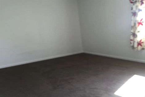 Photo of property in 12 Rathgar Road, Henderson, Auckland, 0610