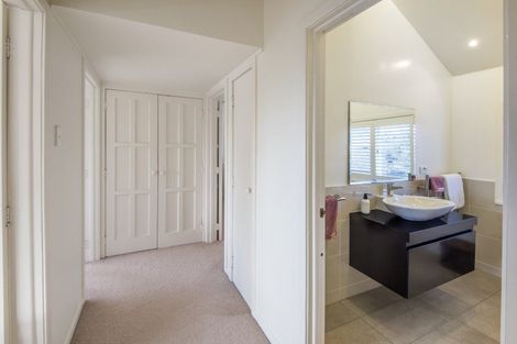 Photo of property in 1/11a Hauraki Road, Hauraki, Auckland, 0622