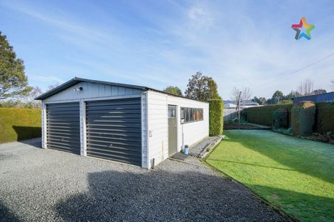 Photo of property in 15 Queen Street, Otautau, 9610
