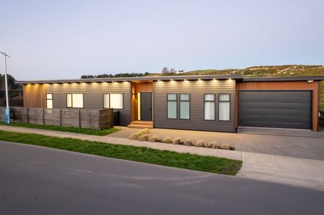 Photo of property in 37 Schooner Drive, Whitby, Porirua, 5024