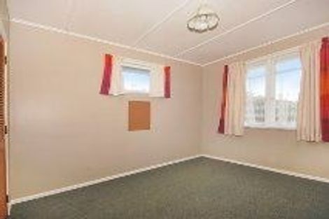 Photo of property in 52 Fergusson Street, Solway, Masterton, 5810
