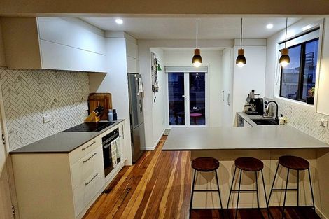 Photo of property in 7 Sullivan Avenue, Mangere Bridge, Auckland, 2022