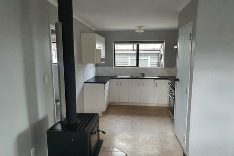 Photo of property in 2/31 Sutton Crescent, Papakura, 2110