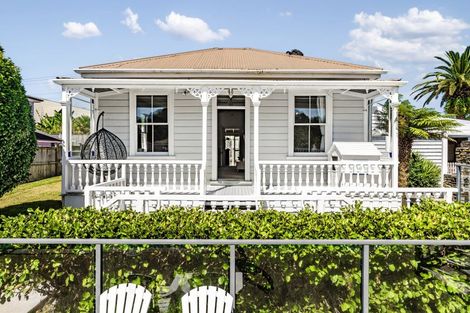 Photo of property in 12 The Avenue, Albany, Auckland, 0632