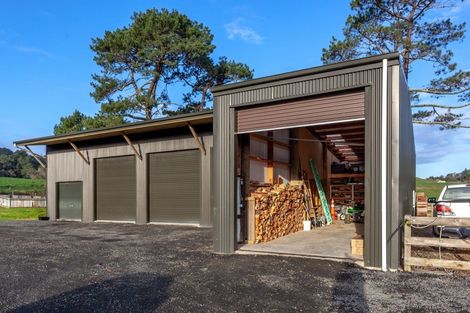 Photo of property in 64 Lees Road, Hahei, Whitianga, 3591