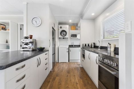 Photo of property in 1/8 Brookfield Road, Te Atatu Peninsula, Auckland, 0610