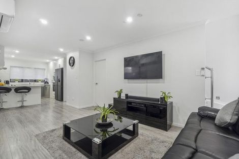 Photo of property in 15b Browns Road, Manurewa, Auckland, 2102